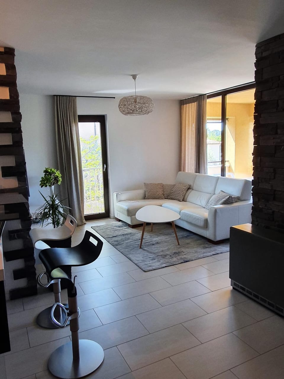 Living room, Seating area