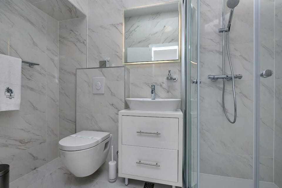 Luxury Rooms Paradise Garden Bed and Breakfast in Makarska