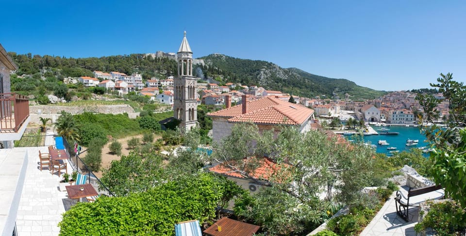 Landmark view, Sea view, Street view