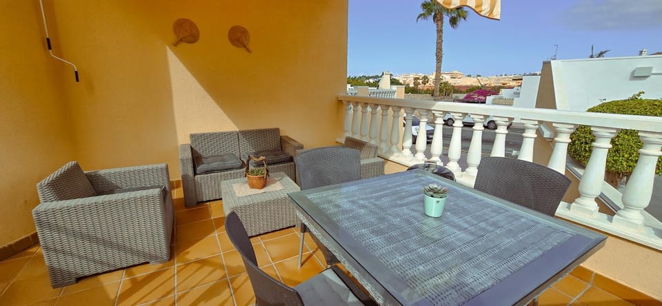 Patio, Balcony/Terrace, Living room, Dining area