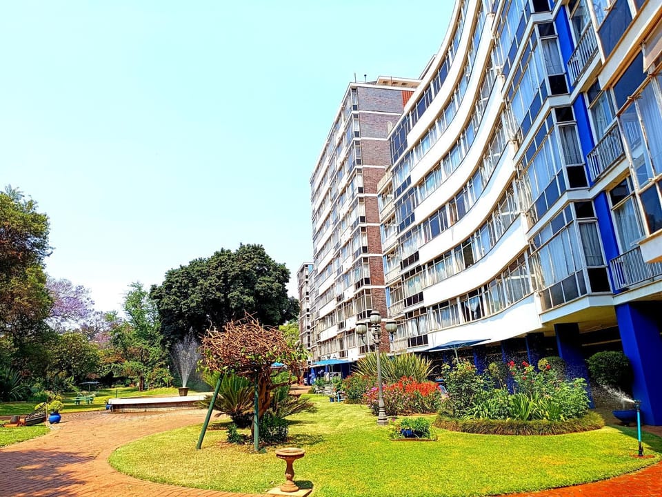 Lolo's Rarefind 5min walk to shops House in Harare