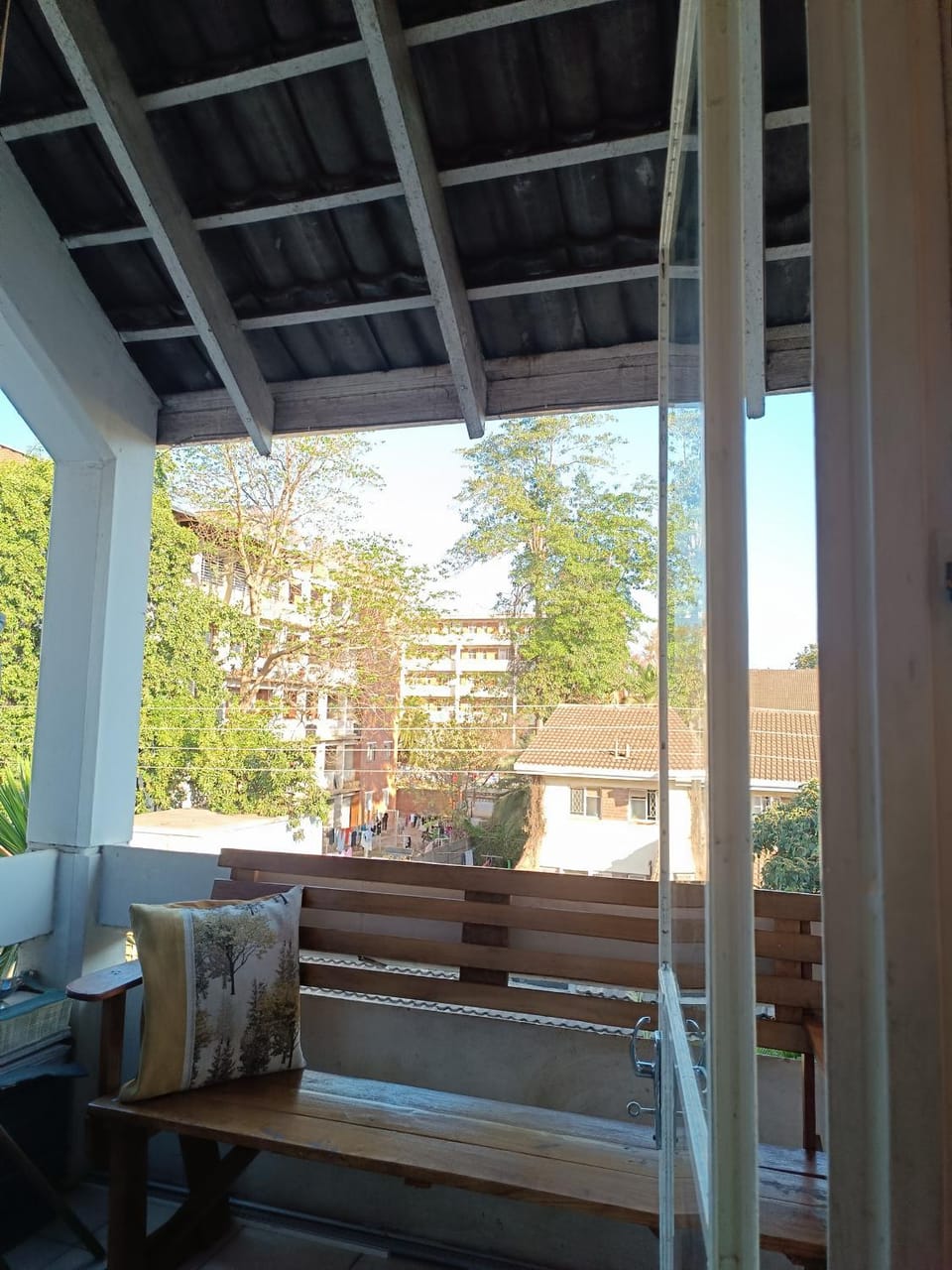 Best Location, borehole water, FREE WIFI, 5min to CBD, Apartment in Harare