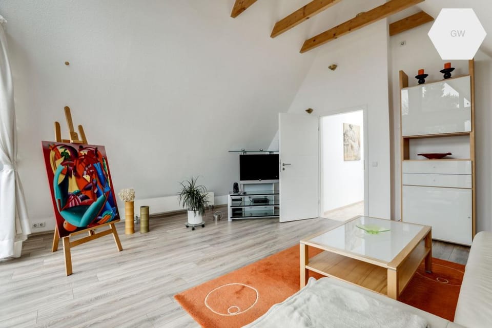 TV and multimedia, Living room, Photo of the whole room, Decorative detail