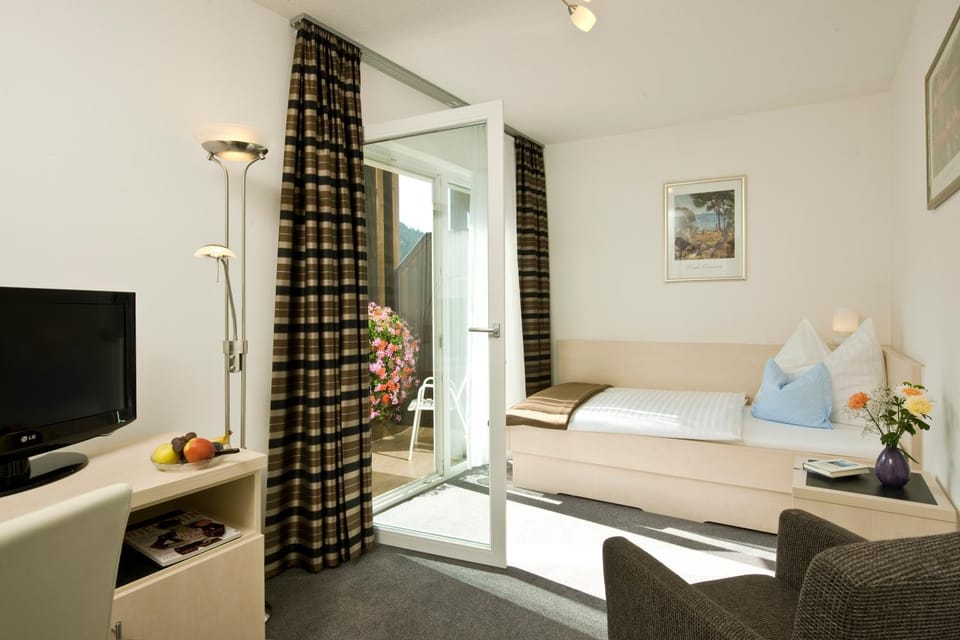 Living room, Bedroom