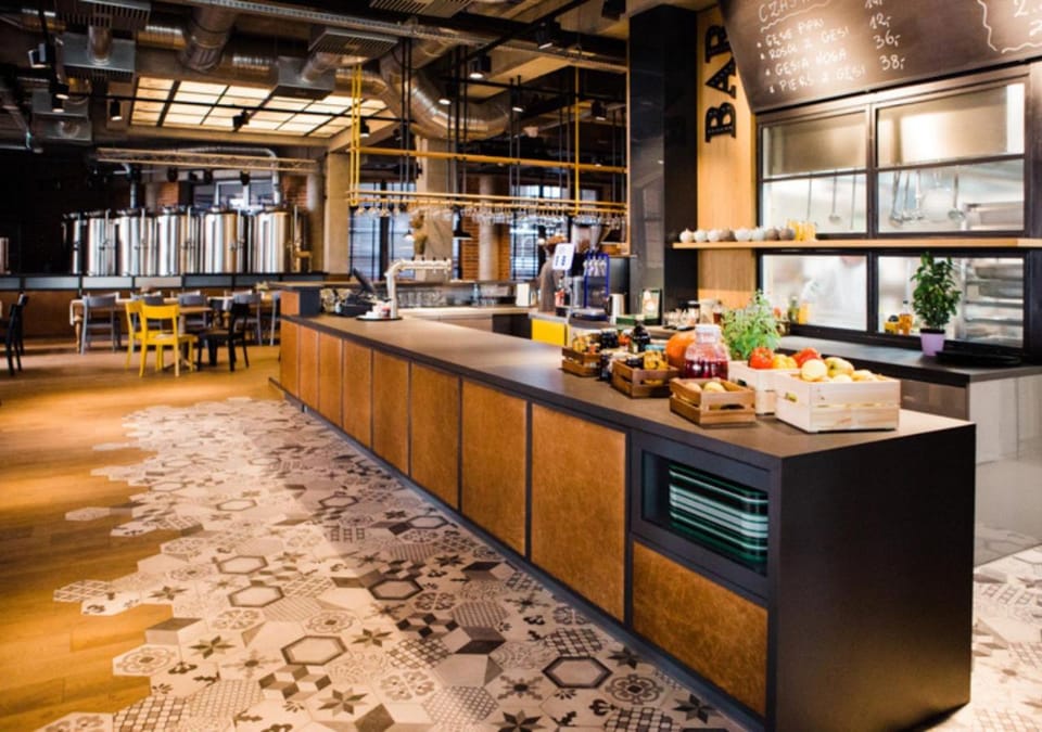 Restaurant/places to eat, Kitchen or kitchenette, Lounge or bar, Food and drinks, Food, Meals, Continental breakfast, Buffet breakfast, Lunch, Dinner