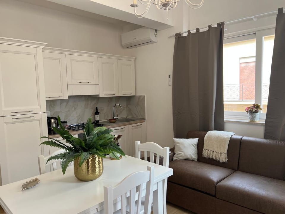 Kitchen or kitchenette, Living room, Dining area