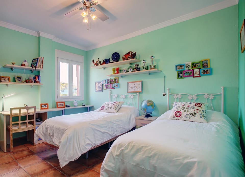 Bed, Photo of the whole room, Bedroom