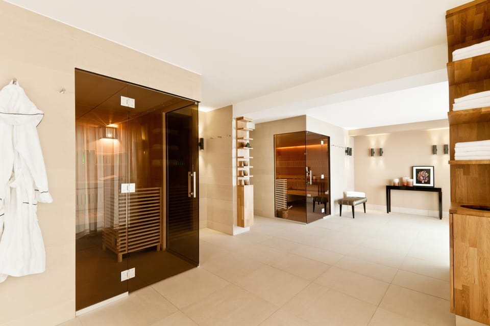 Massage, Sauna, Steam room