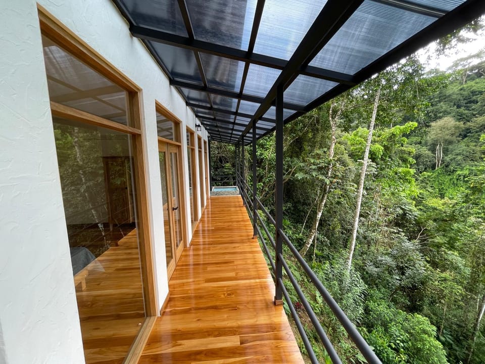Cascada Elysiana Nature lodge in San José Province