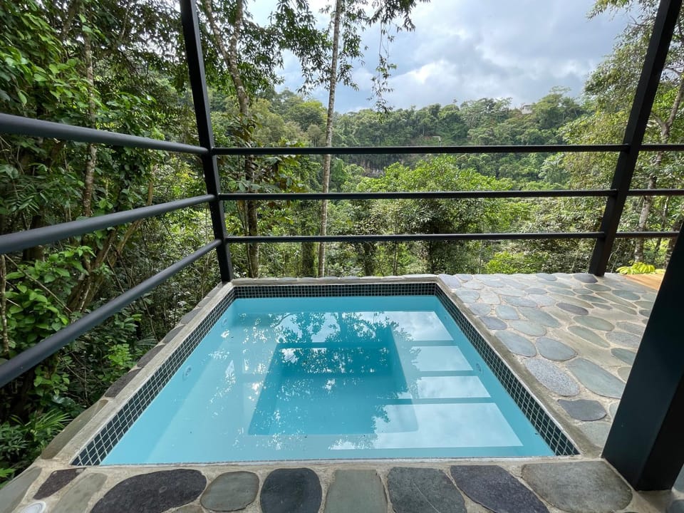 Cascada Elysiana Nature lodge in San José Province
