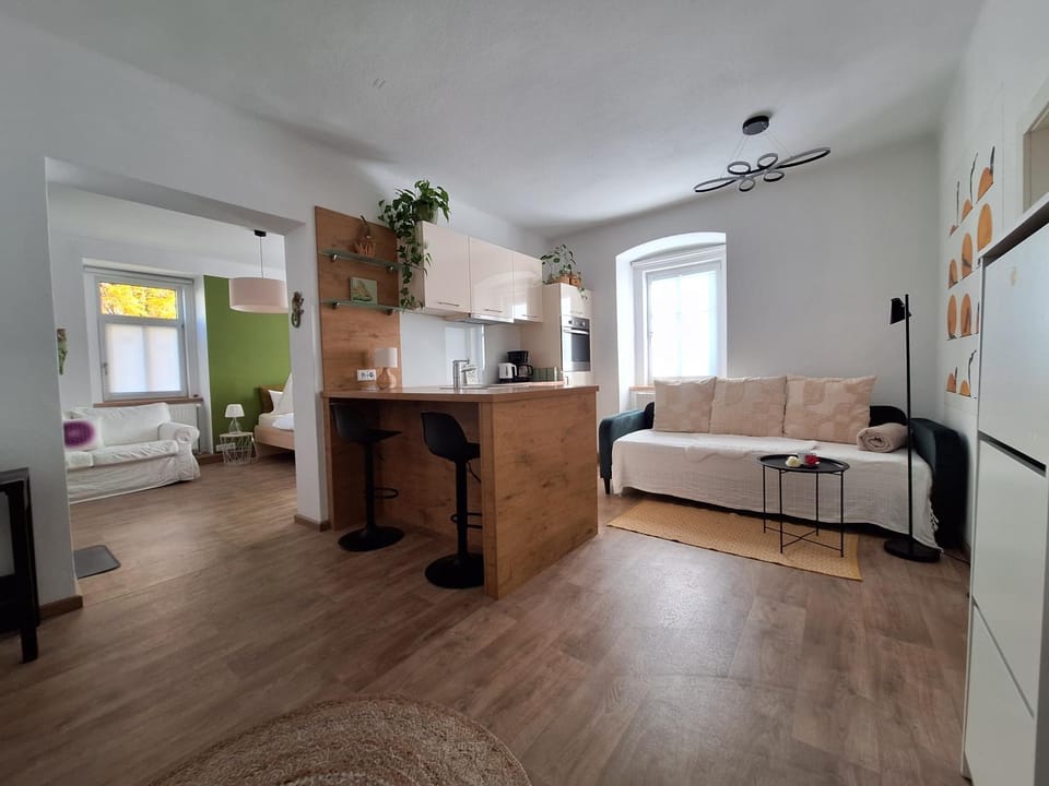 Kitchen or kitchenette, Living room