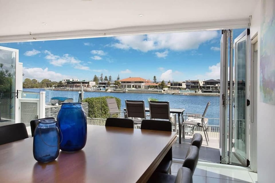 Casa Grande On The Water House in Surfers Paradise