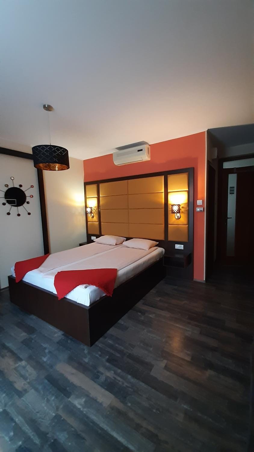 Bed, Photo of the whole room