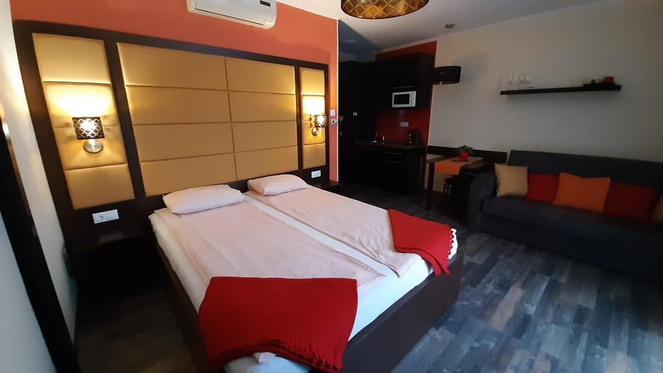 Bed, Photo of the whole room