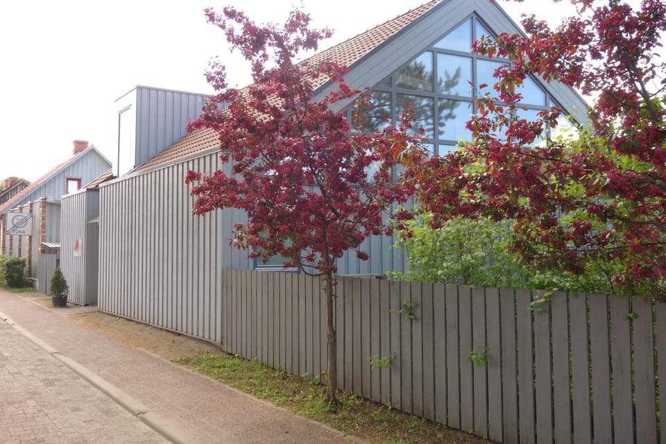 Property building, Street view
