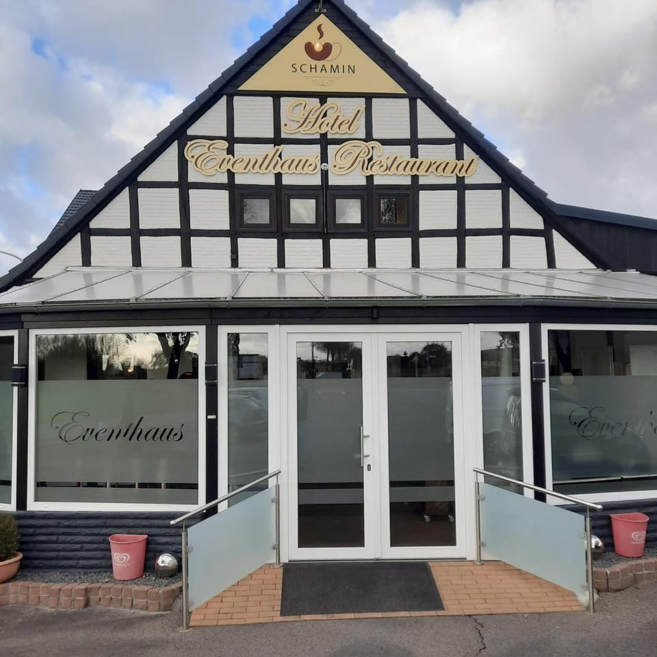 Property building, Facade/entrance, Day