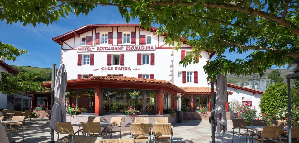 Property building, Restaurant/places to eat