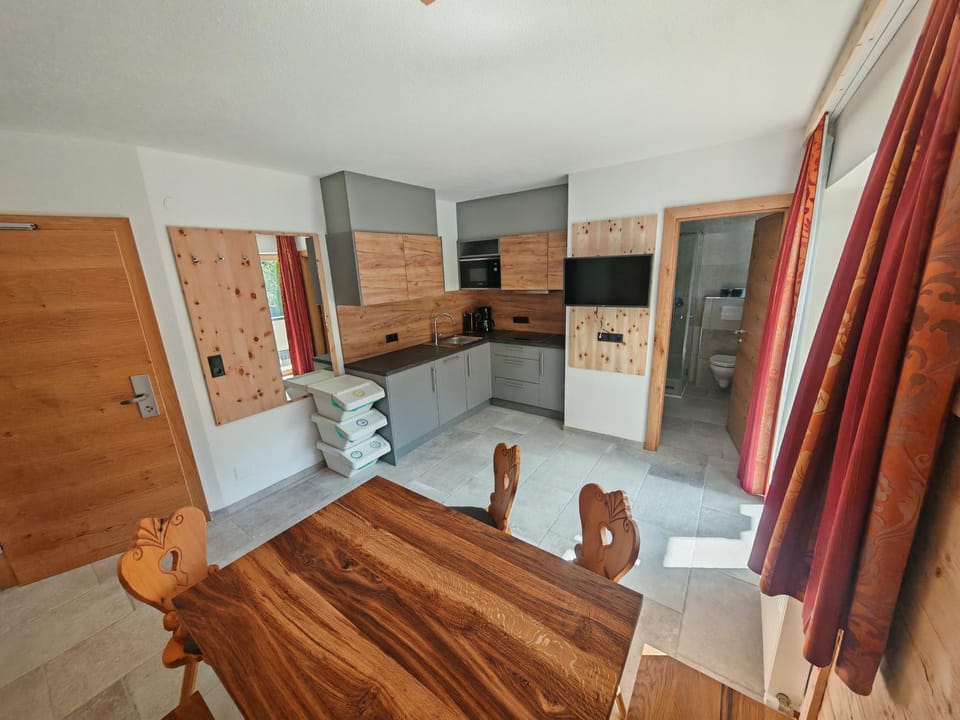 TV and multimedia, Kitchen or kitchenette, stove