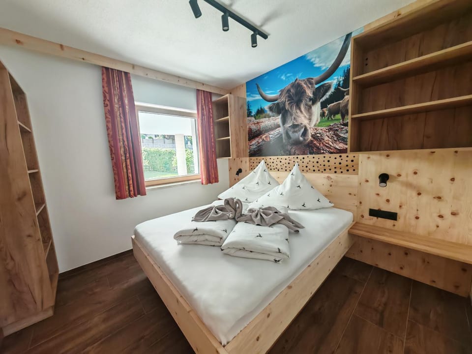 Bed, Photo of the whole room, Bedroom, towels, wardrobe
