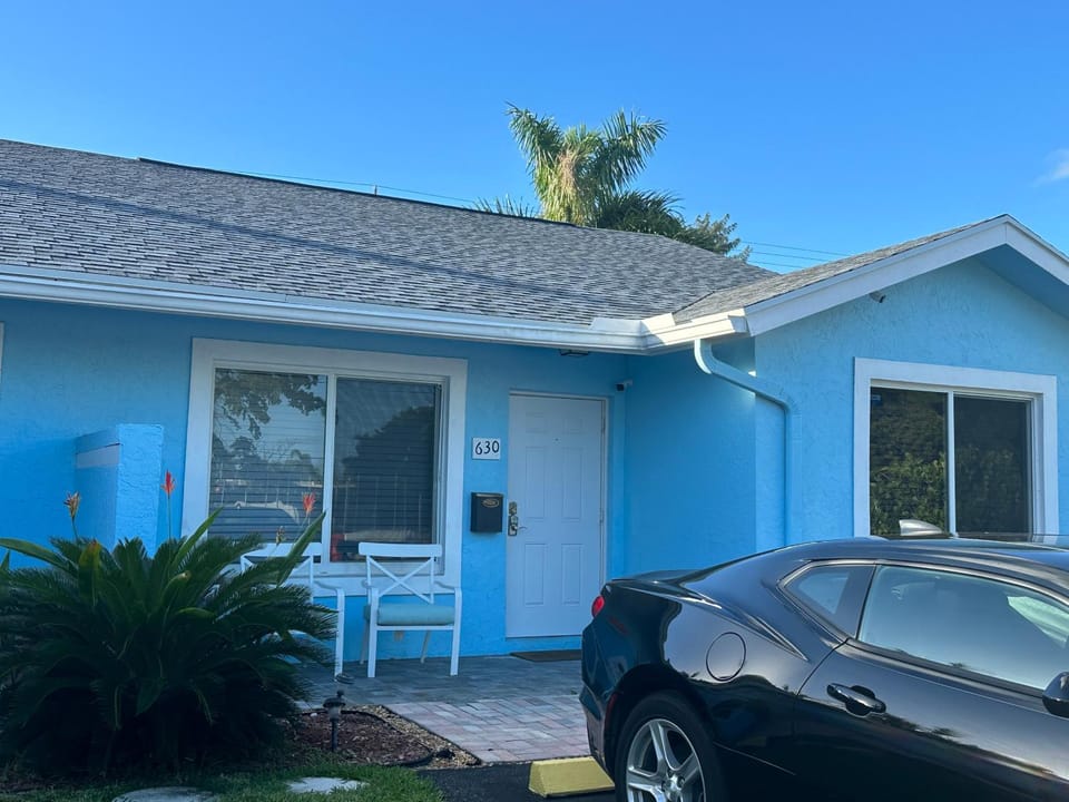 Seashell 3 - Seasonal Rental Apartment in Boynton Beach