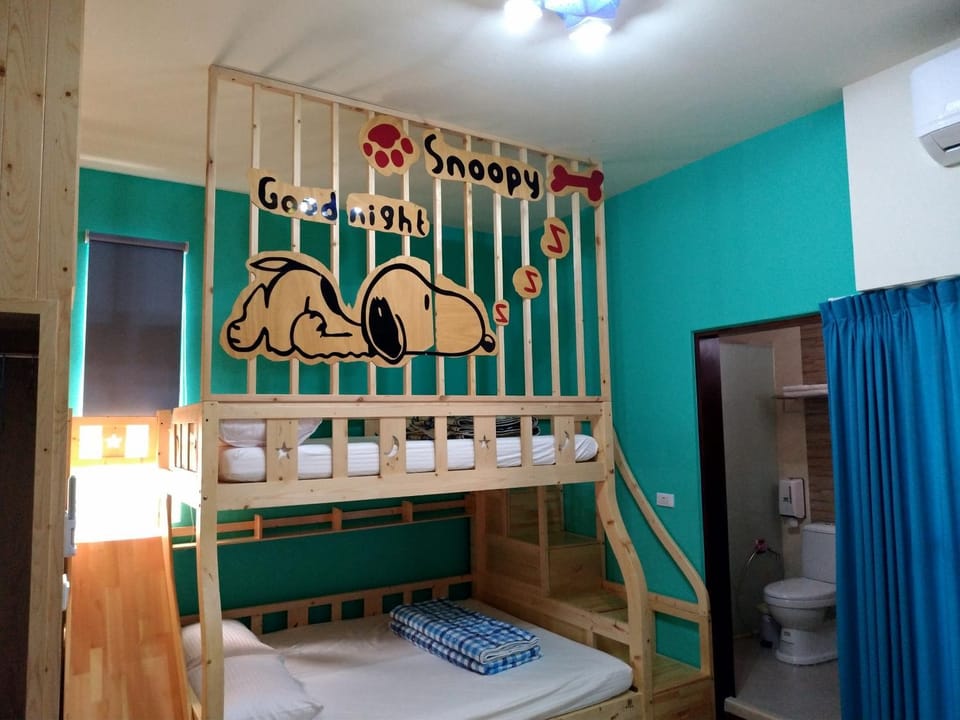 馬亨亨背包親子民宿&近火車站&全自動入住 Bed and Breakfast in Taiwan, Province of China