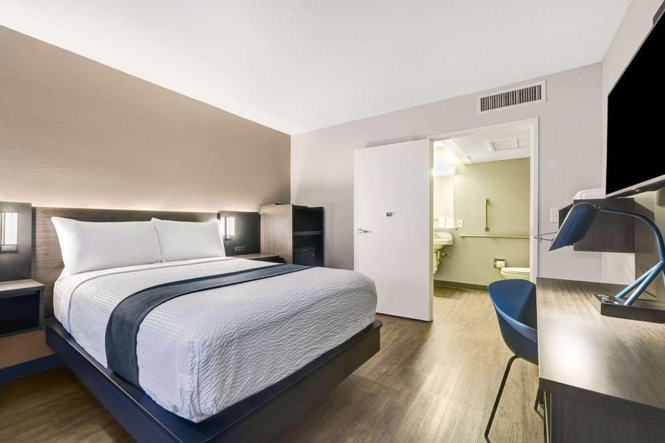 Photo of the whole room, On site