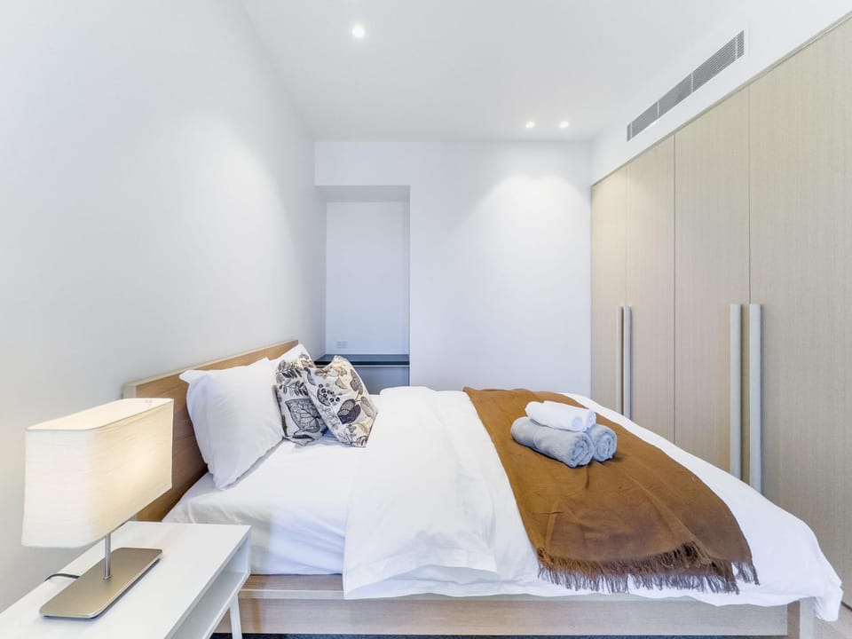 Fawkner Residence 1B2B condo Smart TV Apartment in Melbourne