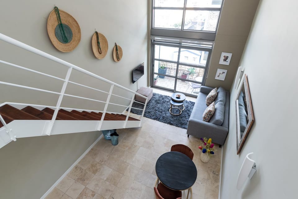 Stylish De Waterkant Loft with Pool, Parking and Table Mtn Views Apartment in Cape Town