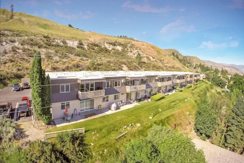 Heavenly View Apartment in Chelan (In Town)