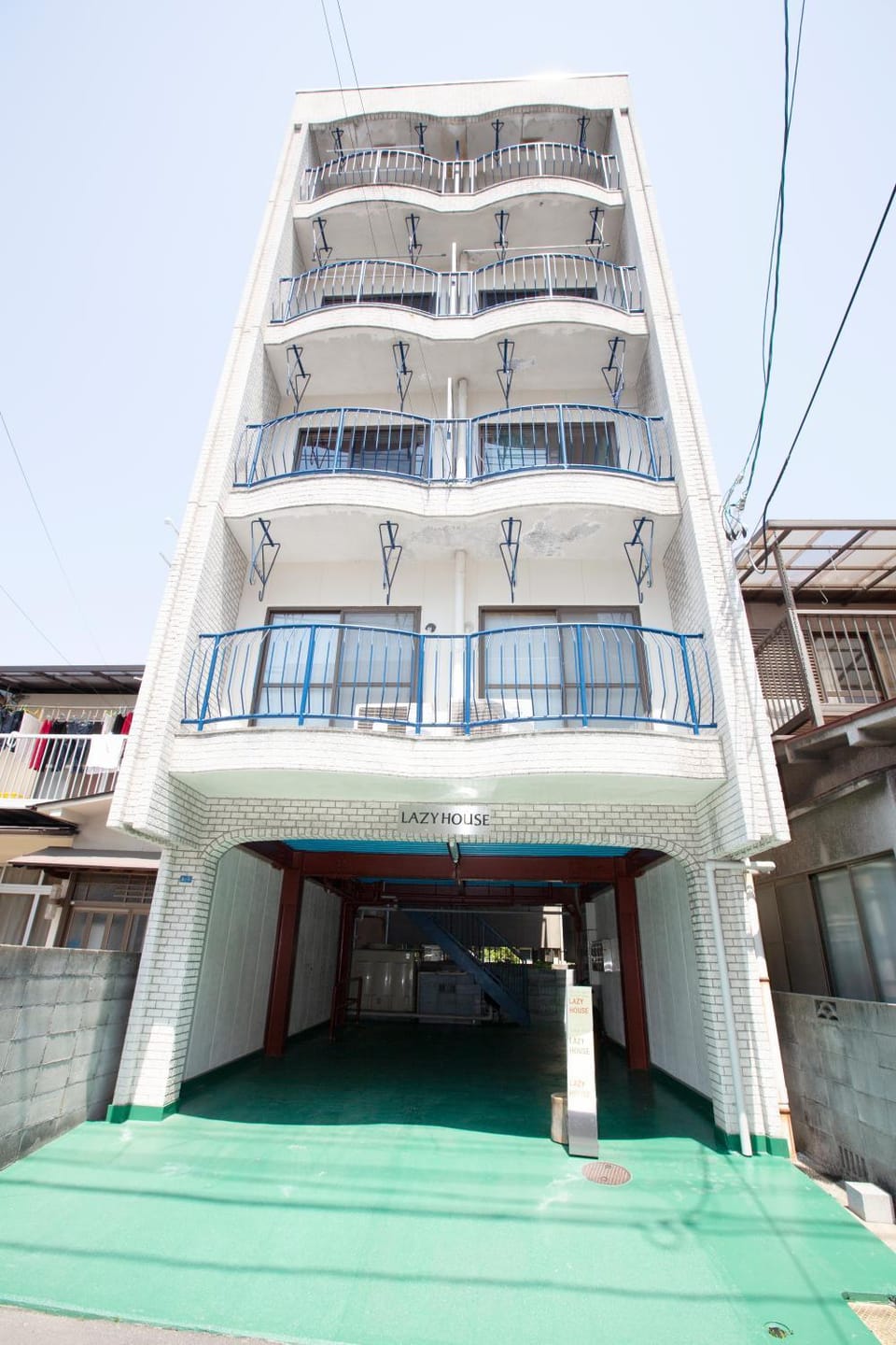 Facade/entrance
