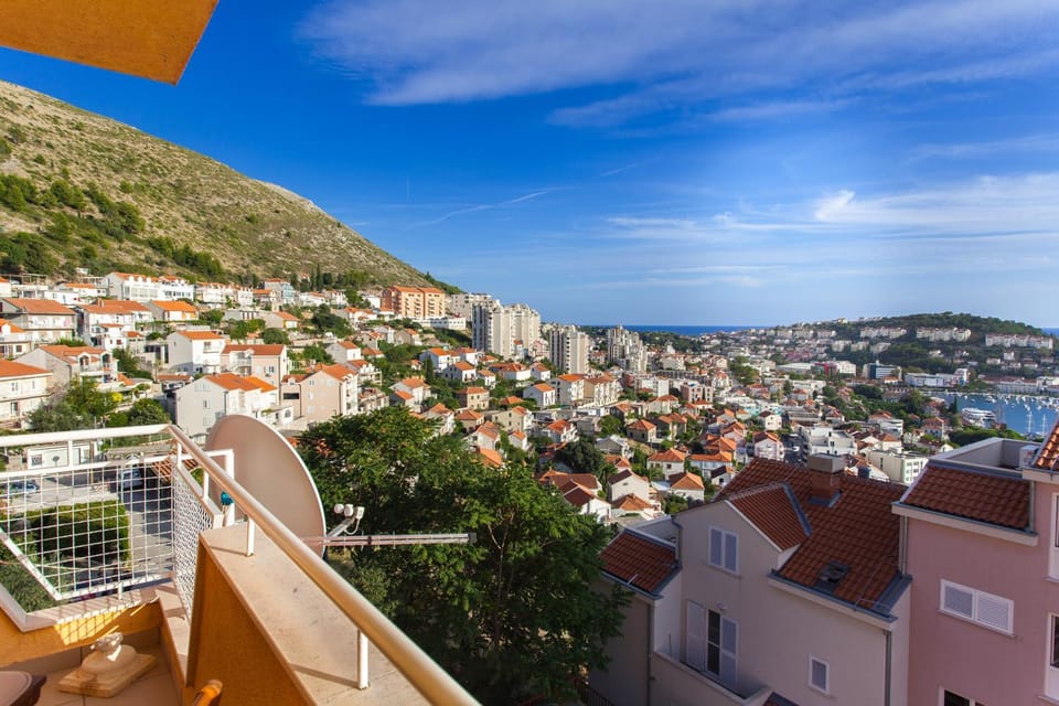Day, Natural landscape, View (from property/room), Balcony/Terrace, City view, Mountain view, Sea view
