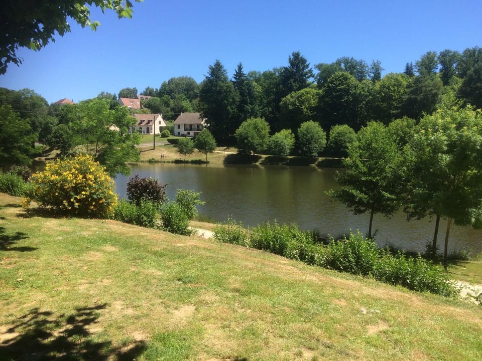 Camping Les Etoiles Campground/ 
RV Resort in Nouvelle-Aquitaine