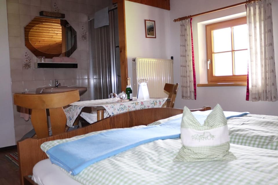 Bathroom, Photo of the whole room, Bedroom