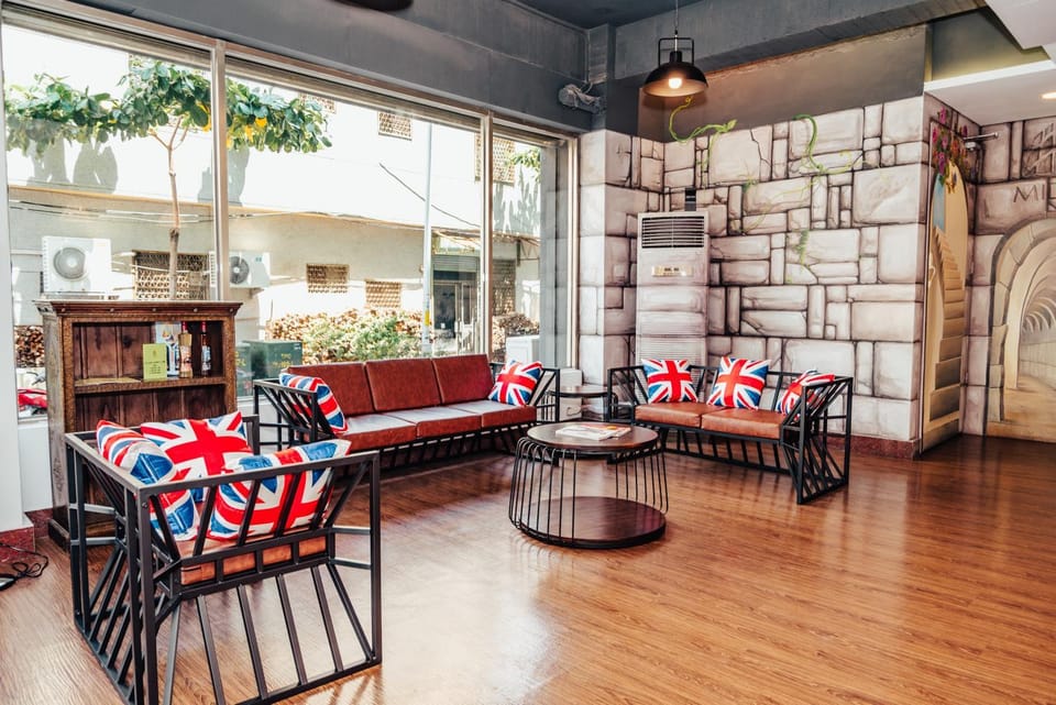 Lobby or reception, Seating area