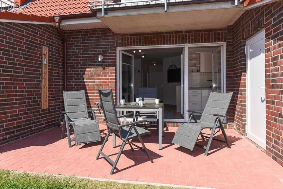 Property building, Patio, Day, View (from property/room), Balcony/Terrace, sunbed