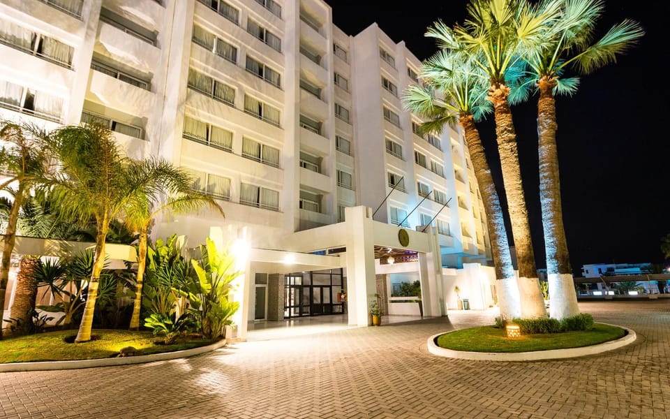 Facade/entrance, Night