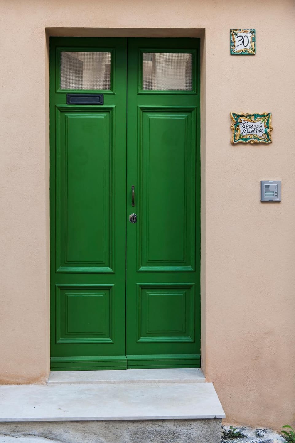 Facade/entrance