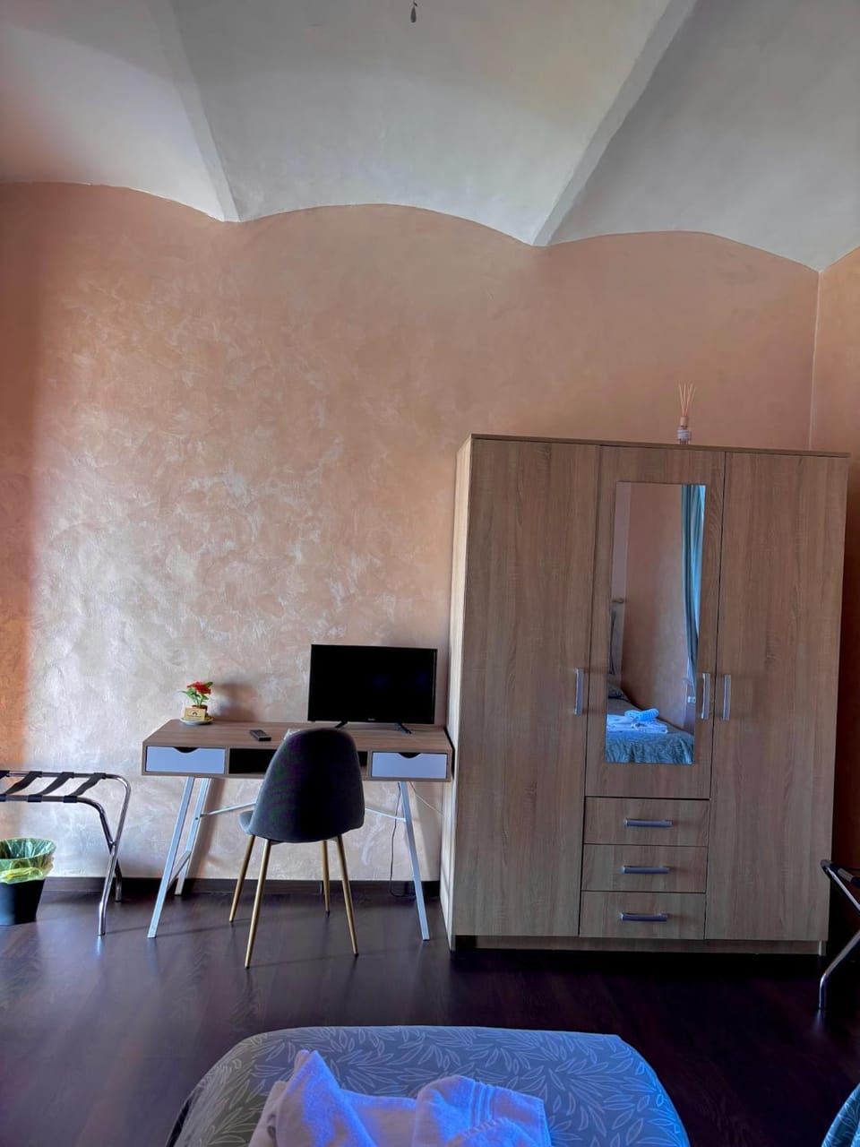 Bed, Bedroom, wardrobe
