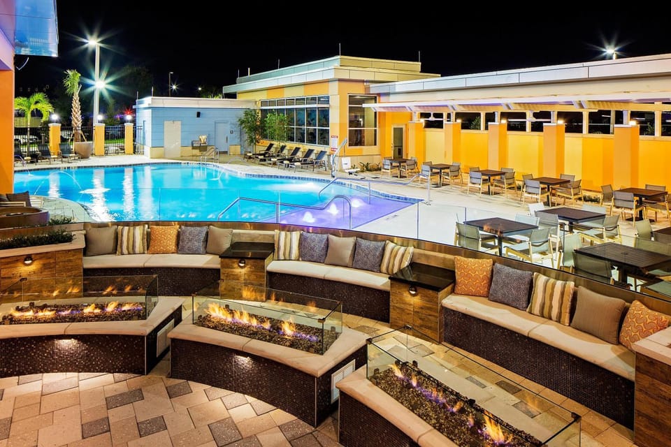 Lounge or bar