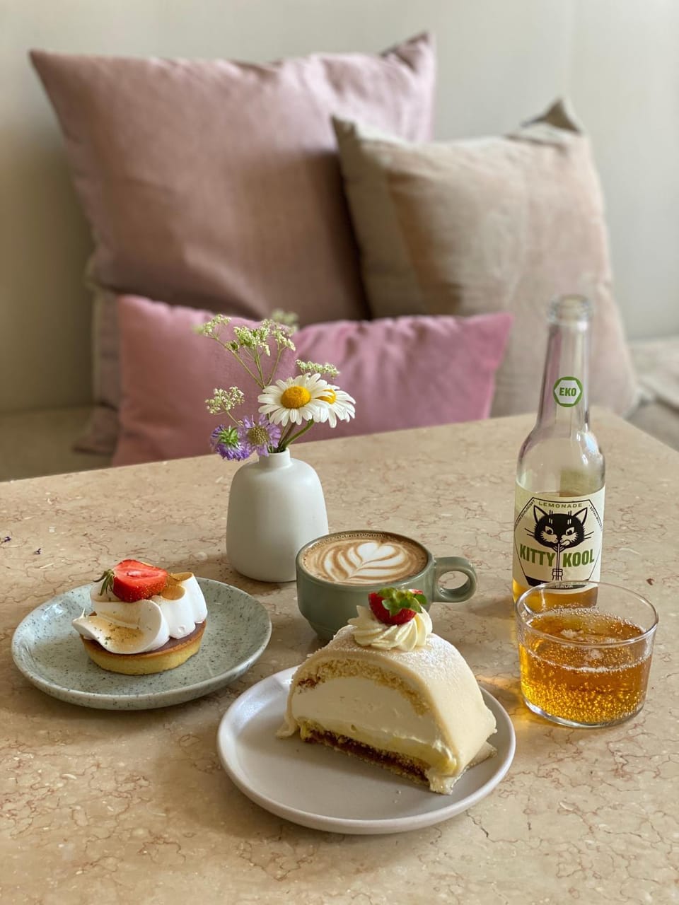 Café Mandeltårtan B&B VillaFloraViola Bed and Breakfast in Sweden