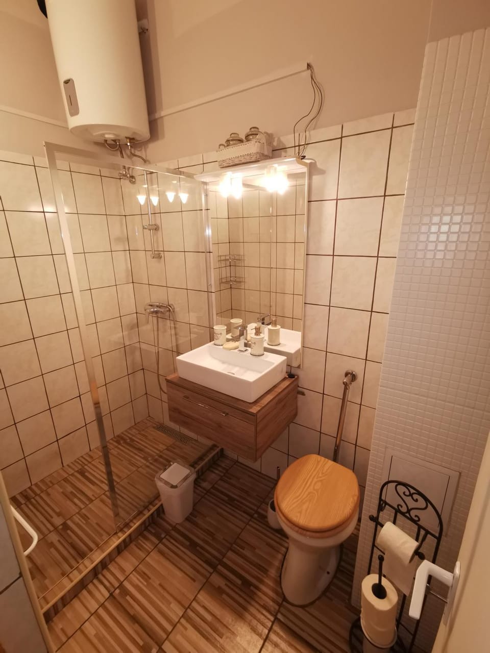 Shower, Toilet, Bathroom