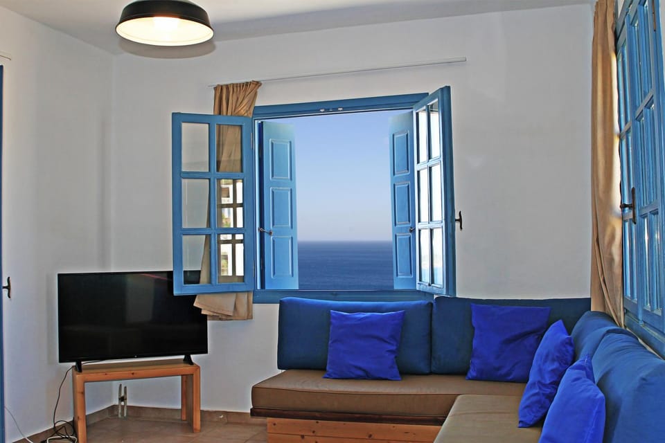 TV and multimedia, Living room, Seating area, Bedroom, Sea view