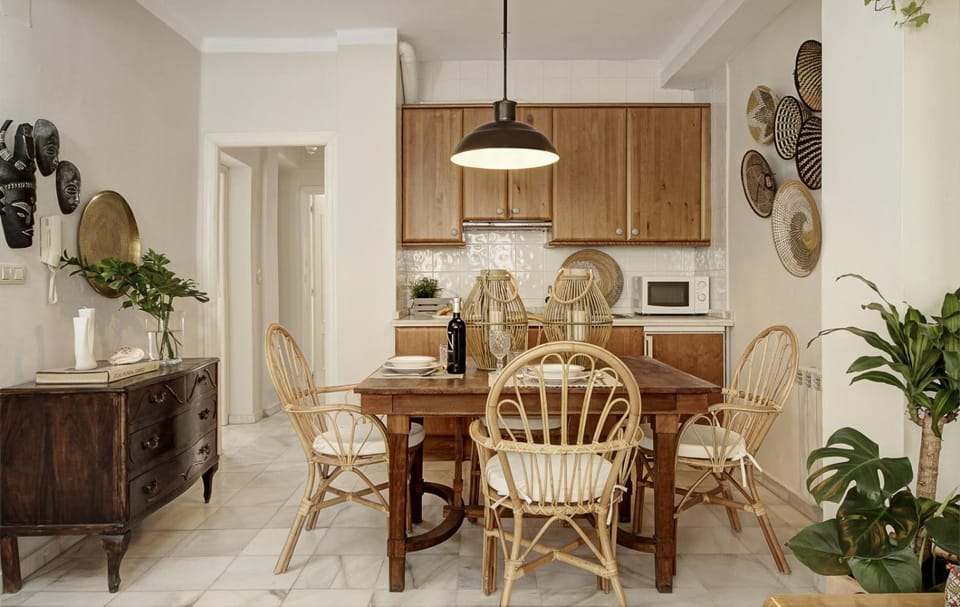 Kitchen or kitchenette, Photo of the whole room, Dining area