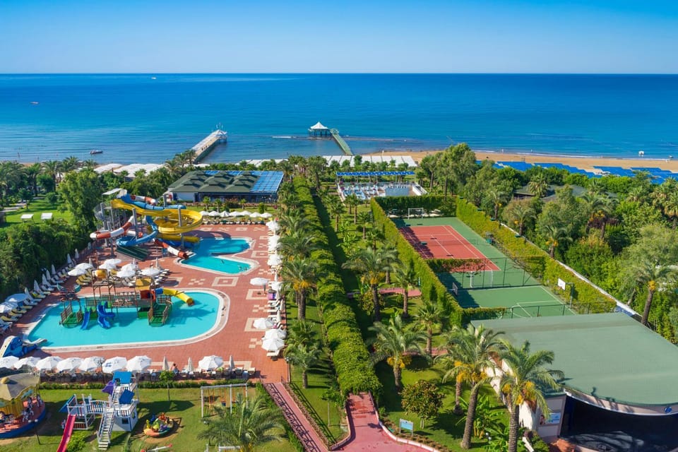 Facade/entrance, Bird's eye view, Beach, Tennis court, Swimming pool, Sports