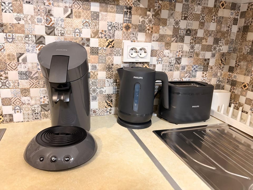 Coffee/tea facilities, Kitchen or kitchenette, toaster