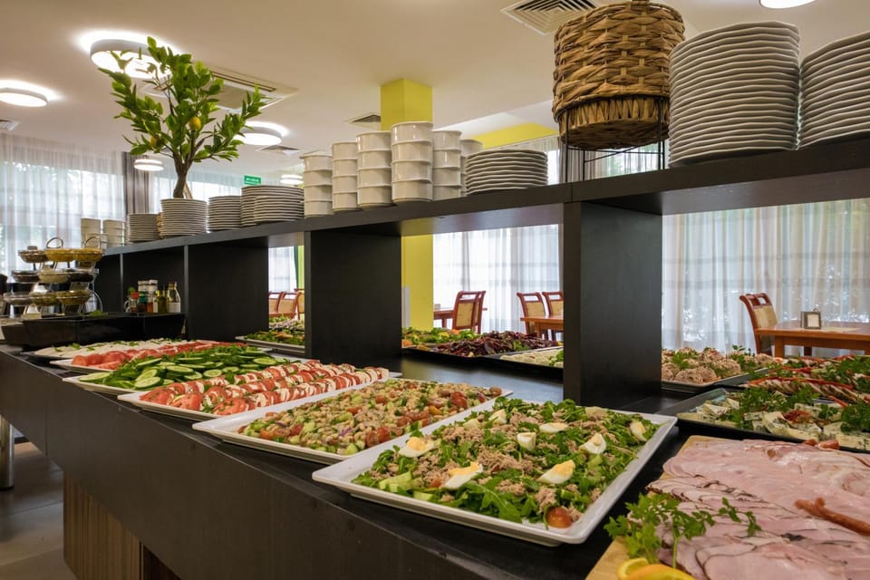 Restaurant/places to eat, Food, Meals