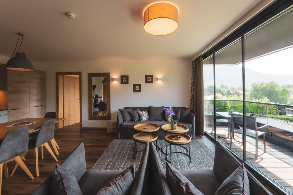 Living room, Photo of the whole room