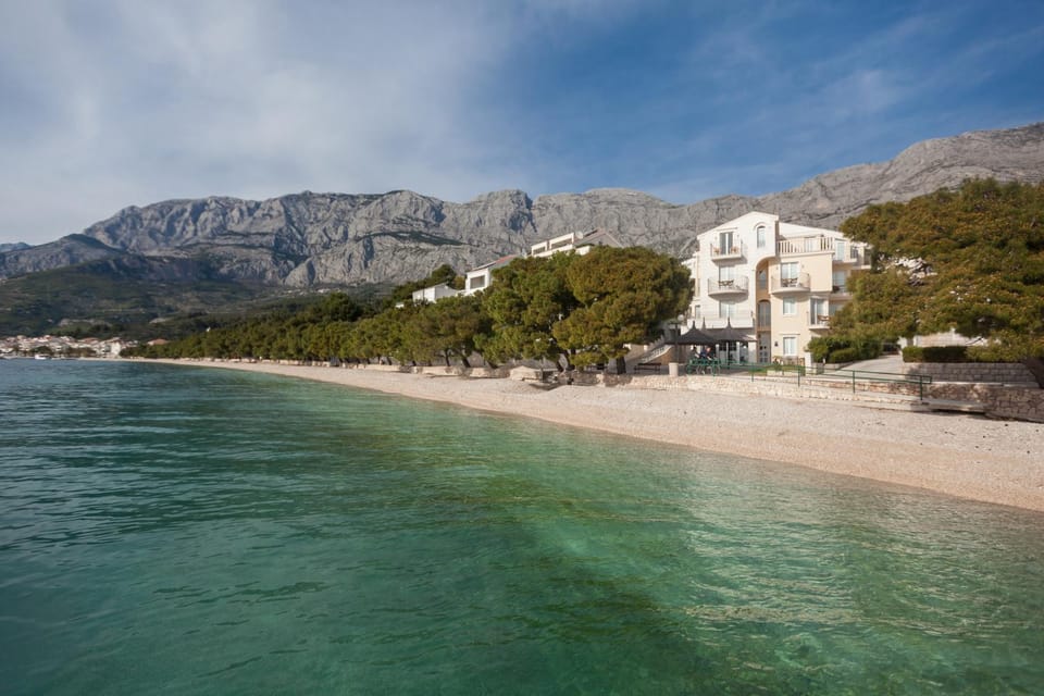 Neighbourhood, Natural landscape, Bird's eye view, Beach