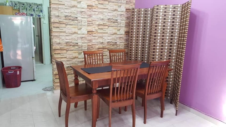 Homestay De MITC Melaka 8 to 10 pax Vacation rental in Malacca