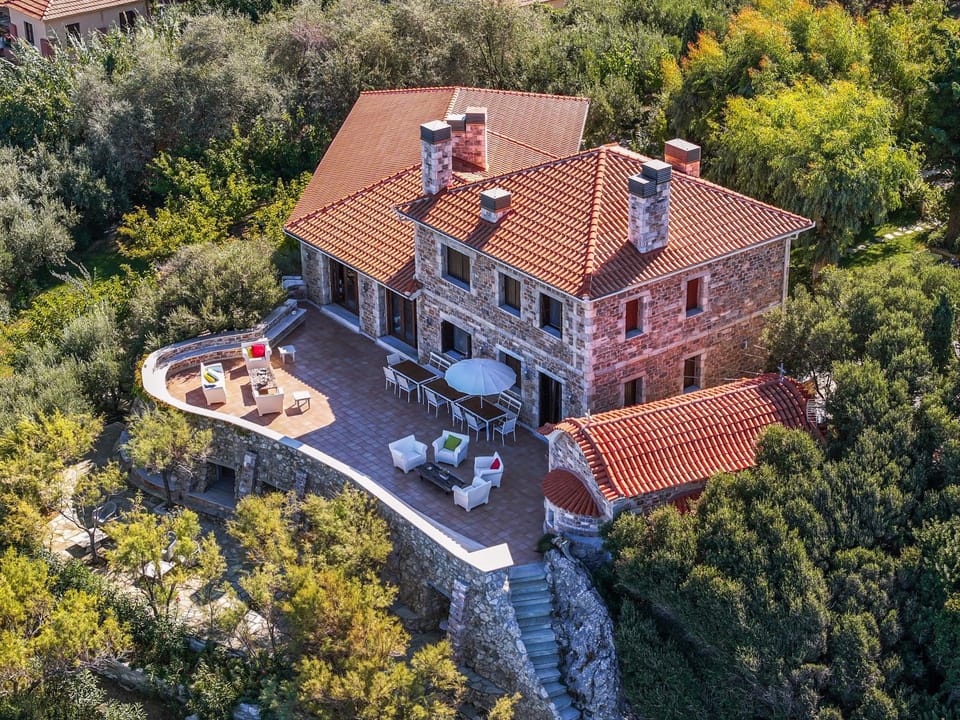 Property building, Day, Natural landscape, Bird's eye view, Garden, Garden view